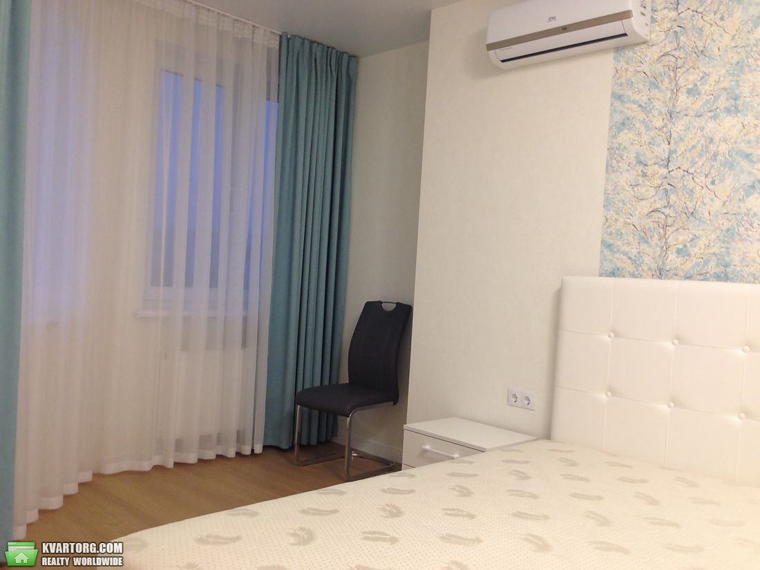 Rent out 2-room apartment. Киев, Комарова — photo 7