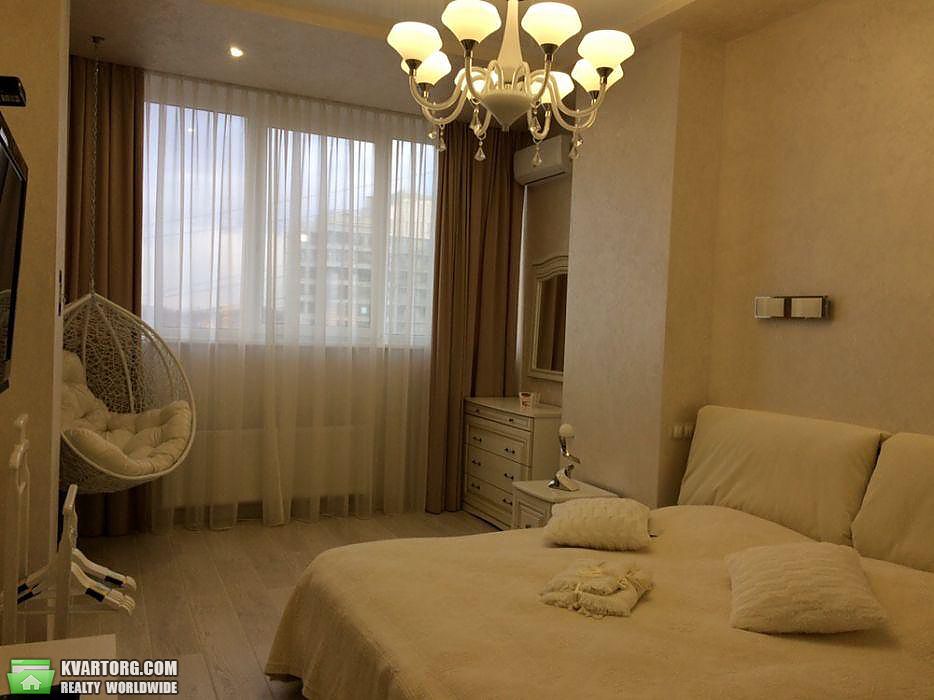 Rent out 2-room apartment. Киев,  Драгомирова — photo 3