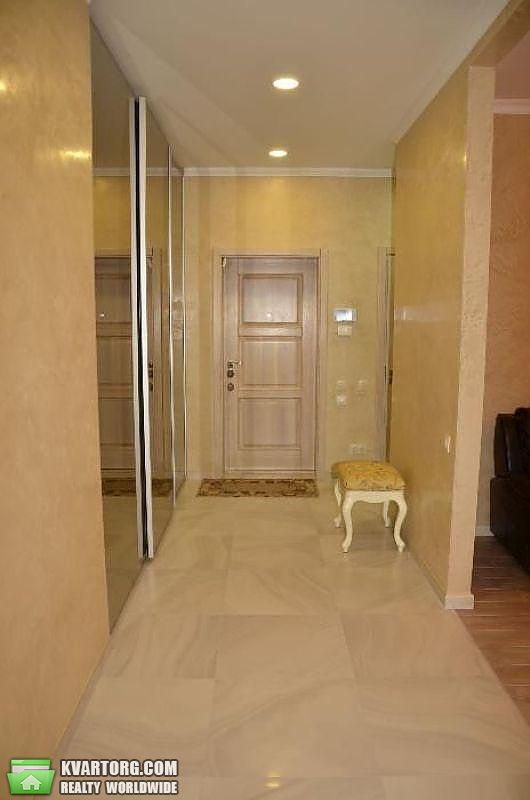 Rent out 4-room apartment. Киев,  Драгомирова — photo 10
