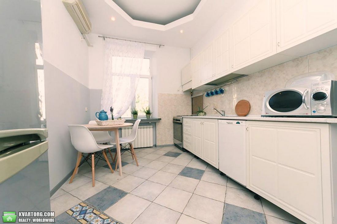 Rent out 3-room apartment. Киев,  Лютеранская — photo 6