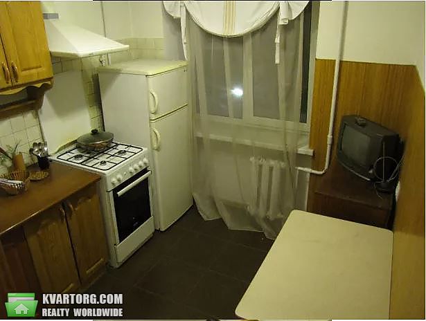 Rent out 2-room apartment. Киев, Олени телиги — photo 5