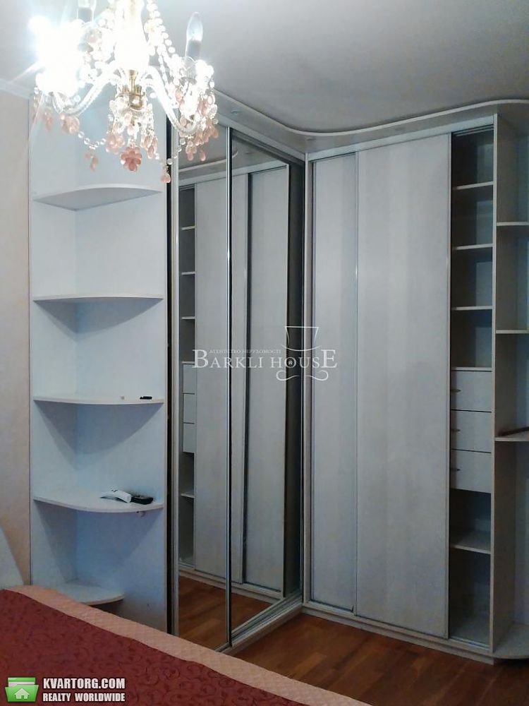 Rent out 3-room apartment. Киев,  Туровская — photo 8