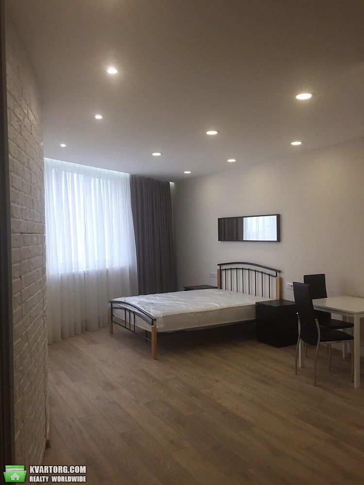 Rent out 1-room apartment. Киев,  Чавдар — photo 2