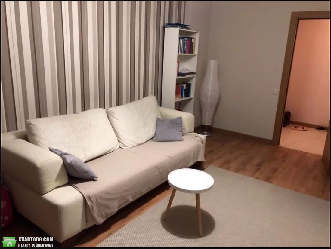 Rent out 2-room apartment. Киев, Ренегаторная — photo 3
