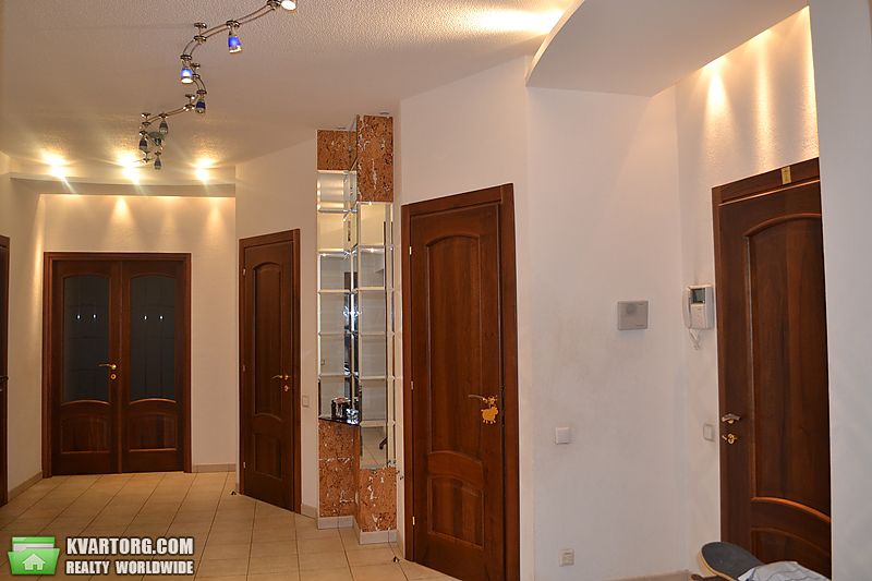 Sell 4-room apartment. Днепропетровск, Клары Цеткин — photo 1