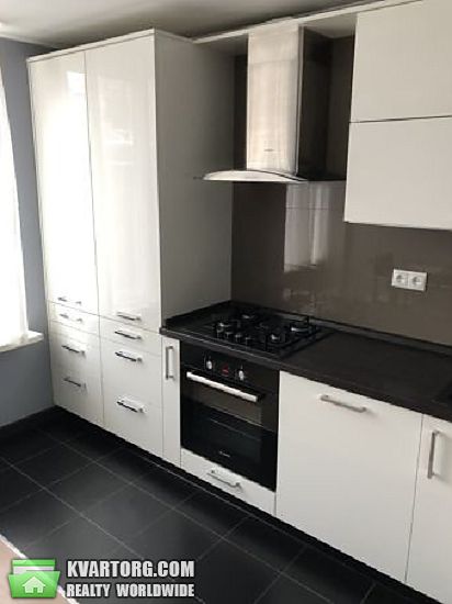 Sell 3-room apartment. Киев,  Дмитриевская — photo 1