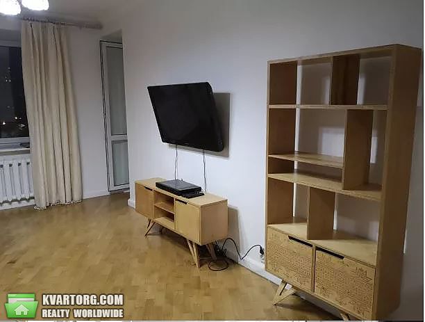 Rent out 3-room apartment. Киев,  Княжий Затон — photo 1