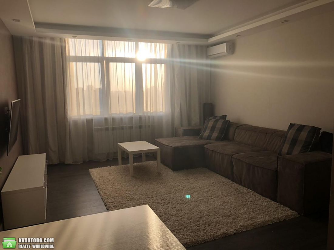 Rent out 2-room apartment. Киев,  Краснопольская — photo 1