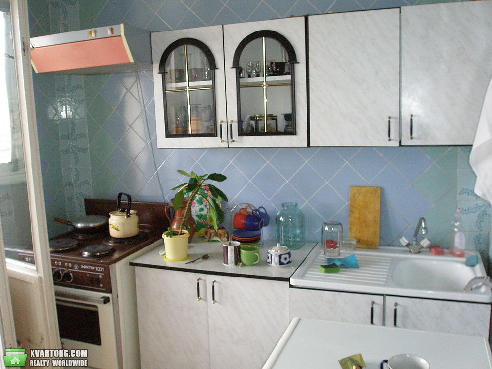 Rent out 1-room apartment. Киев,  Ревуцкого — photo 1