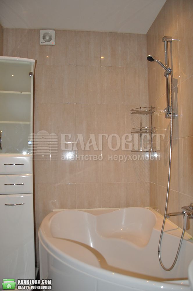 Rent out 2-room apartment. Киев,  Межигорская — photo 4