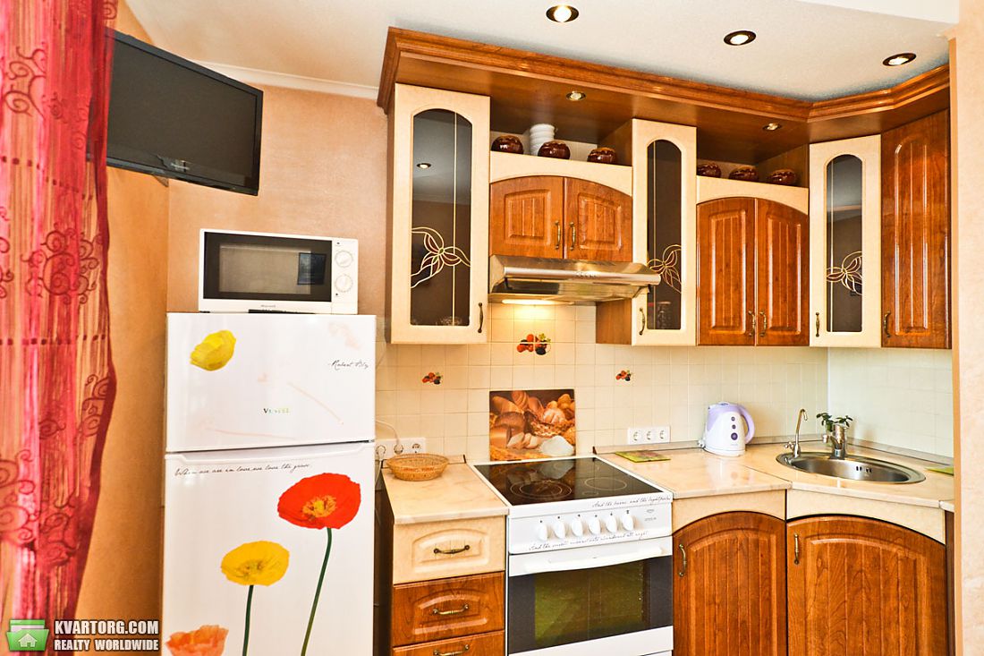 Rent out 1-room apartment. Харьков, Людвига Свободы — photo 2