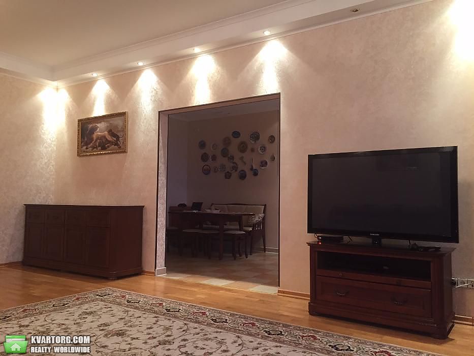 Rent out 3-room apartment. Киев,  Щорса — photo 8