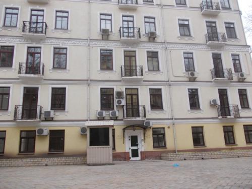 Rent out office. Киев, Круглоуниверситетская — photo 2