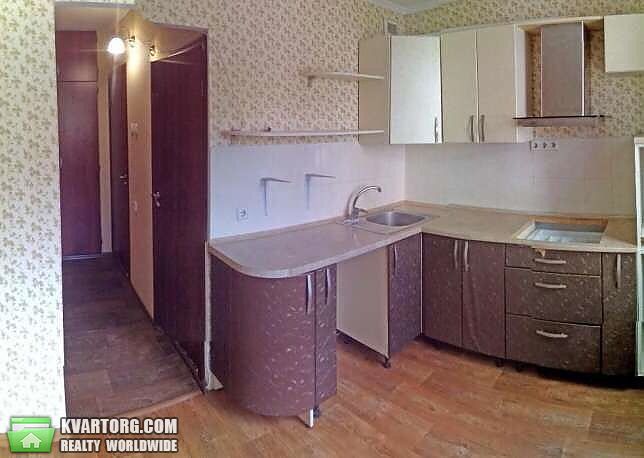 Sell 3-room apartment. Киев,  Полесская — photo 1