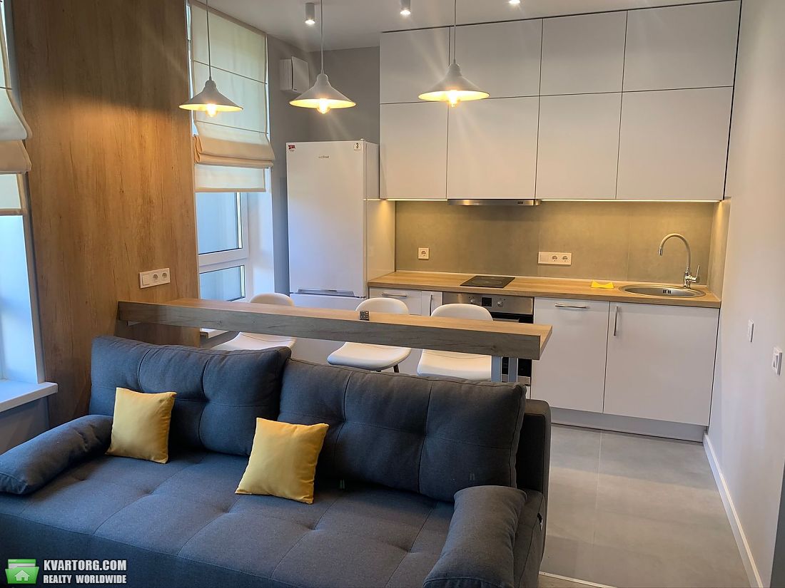 Rent out 1-room apartment. Киев,  Салютная — photo 9