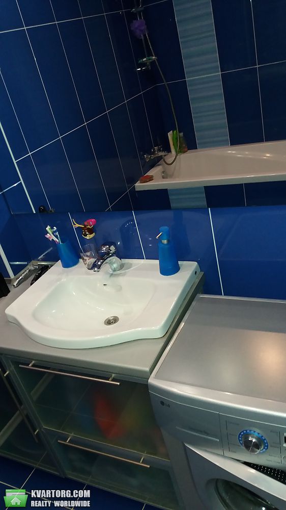 Rent out 3-room apartment. Киев,  Эрнста — photo 6