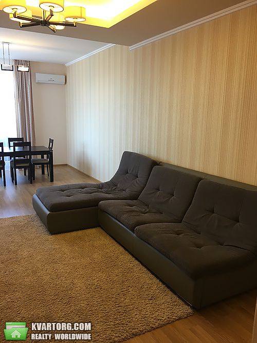 Rent out 3-room apartment. Киев,  Лабораторный пер — photo 1