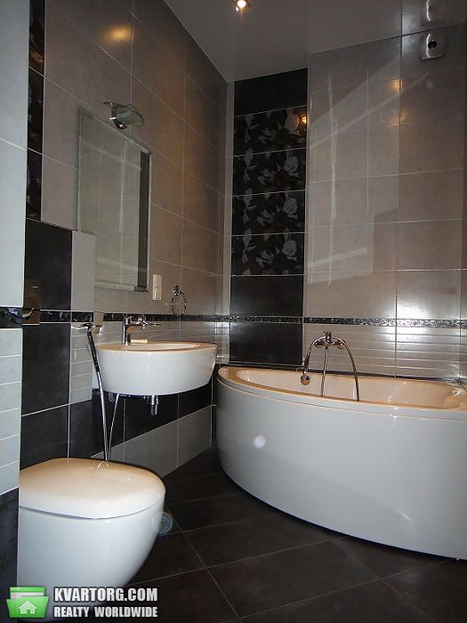 Rent out 3-room apartment. Киев,  Хоривая — photo 9