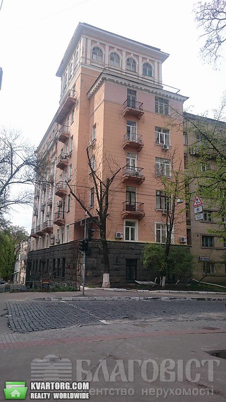 Sell 2-room apartment. Киев,  Богдана Хмельницкого — photo 2