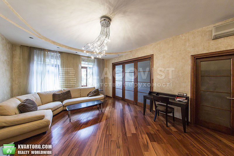 Rent out 4-room apartment. Киев,  Богдана Хмельницкого — photo 1