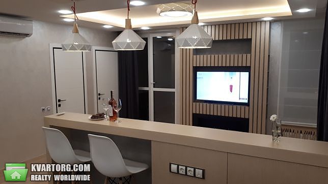 Rent out 2-room apartment. Киев,  Заречная — photo 1