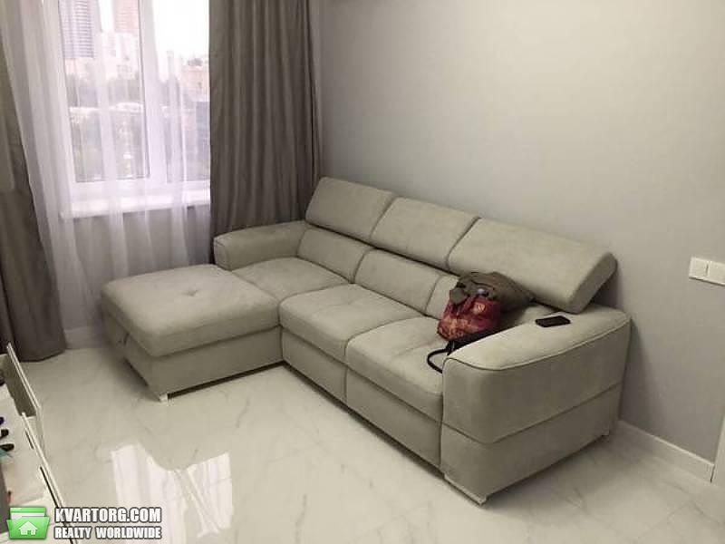 Rent out 2-room apartment. Киев,  Шелковичная — photo 1