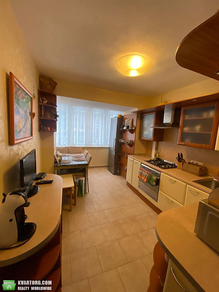 Rent out 3-room apartment. Киев,  Чешская — photo 8