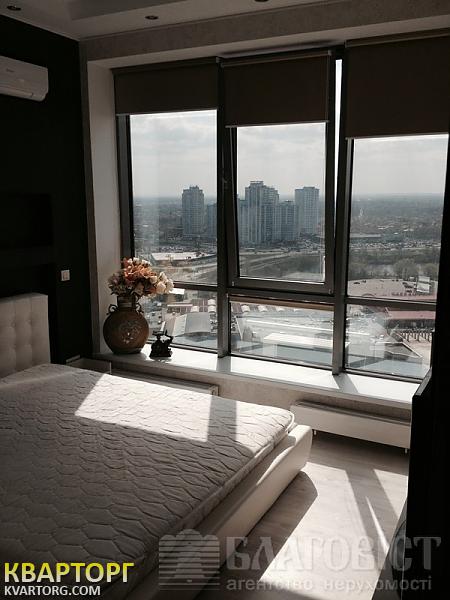 Sell 3-room apartment. Киев,  Днепровская наб — photo 1