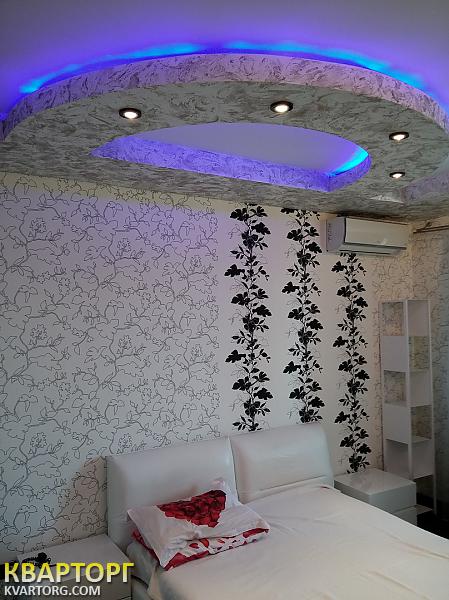 Rent out 2-room apartment. Киев,  Голосеевская — photo 3