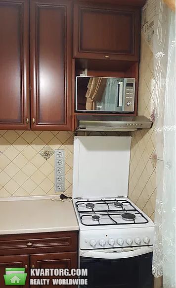 Rent out 1-room apartment. Киев,  Автотранспортная — photo 3