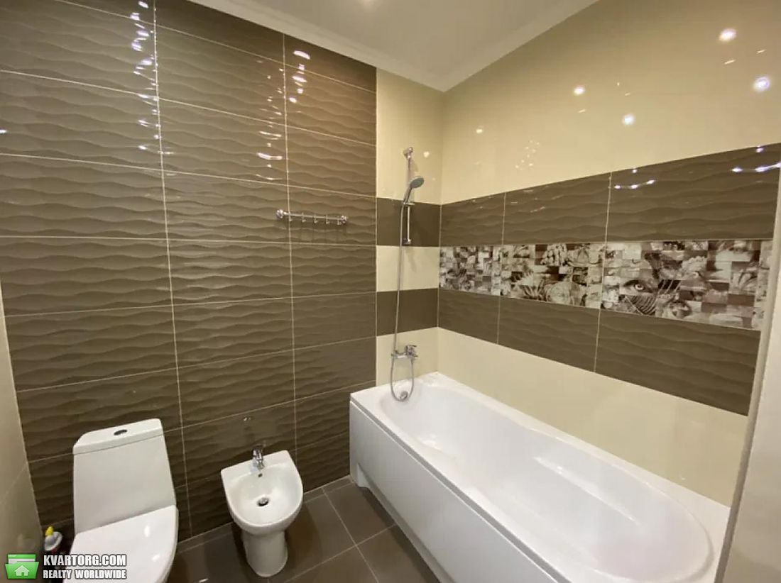 Rent out 3-room apartment. Киев, Успешная — photo 3
