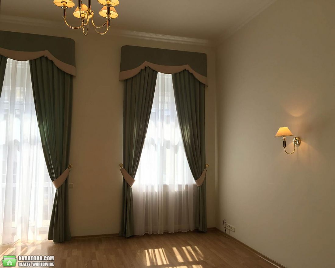 Rent out 4-room apartment. Киев,  Большая Житомирская — photo 5