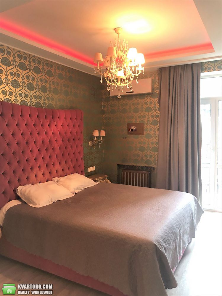 Sell 4-room apartment. Киев, Щекавицькая — photo 1