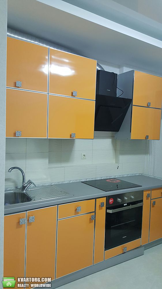 Rent out 2-room apartment. Киев,  Петропавловская — photo 1