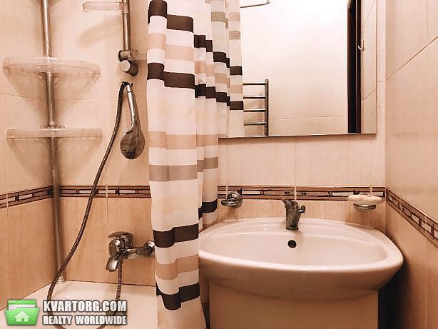 Rent out 2-room apartment. Киев,  Жилянская — photo 6