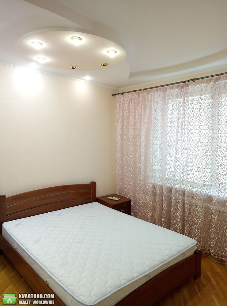 Rent out 2-room apartment. Киев,  Княжий Затон — photo 2
