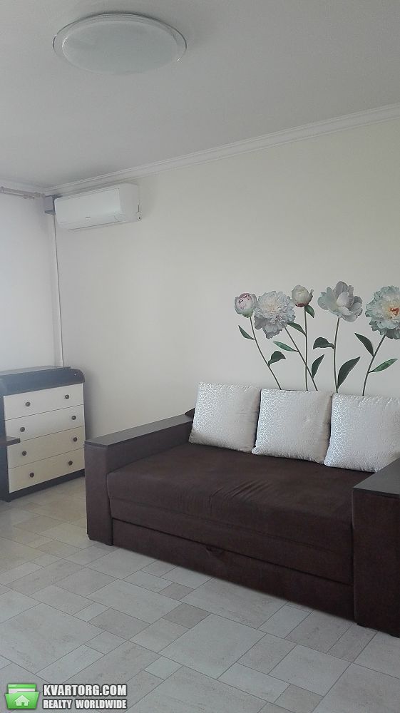 Sell 2-room apartment. Киев,  Лайоша Гавро — photo 3