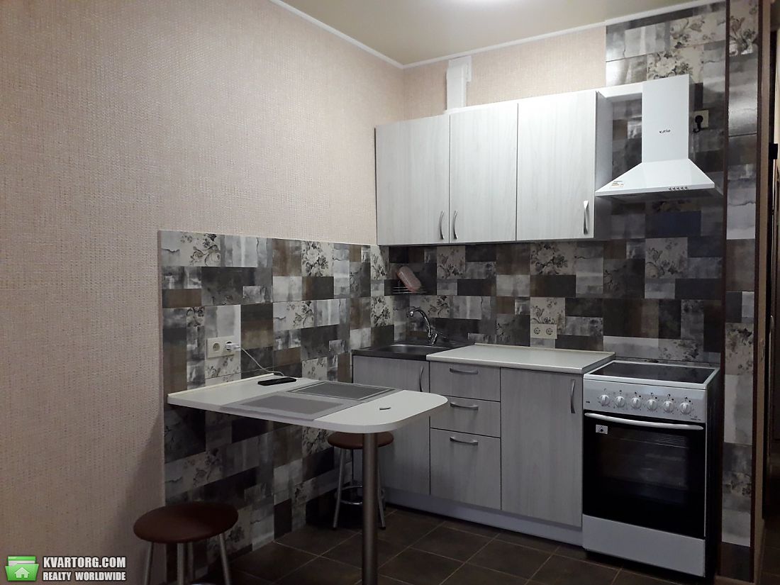 Rent out 1-room apartment. Киев,  Харьковское шоссе — photo 3