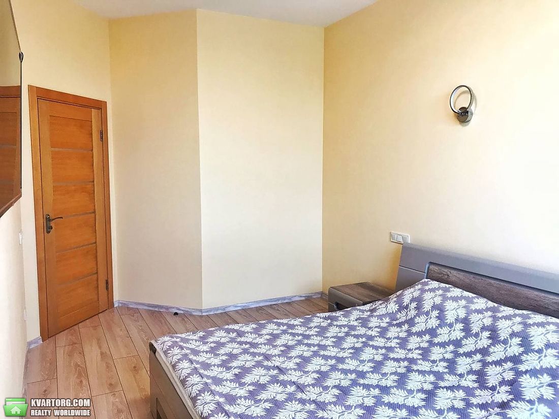 Rent out 2-room apartment. Киев, Саперное поле — photo 4