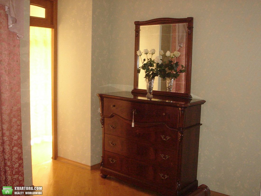 Rent out 3-room apartment. Киев, Трехсвятительская — photo 7