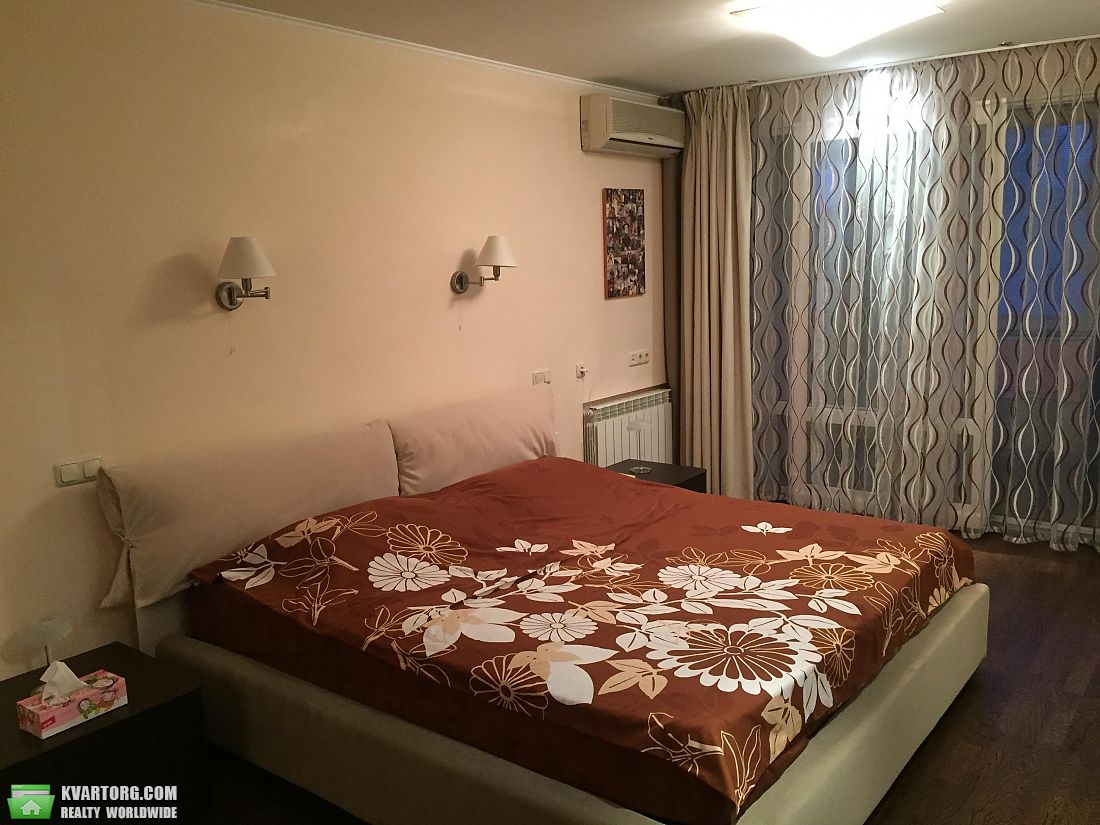 Rent out 3-room apartment. Киев,  Туманяна — photo 1