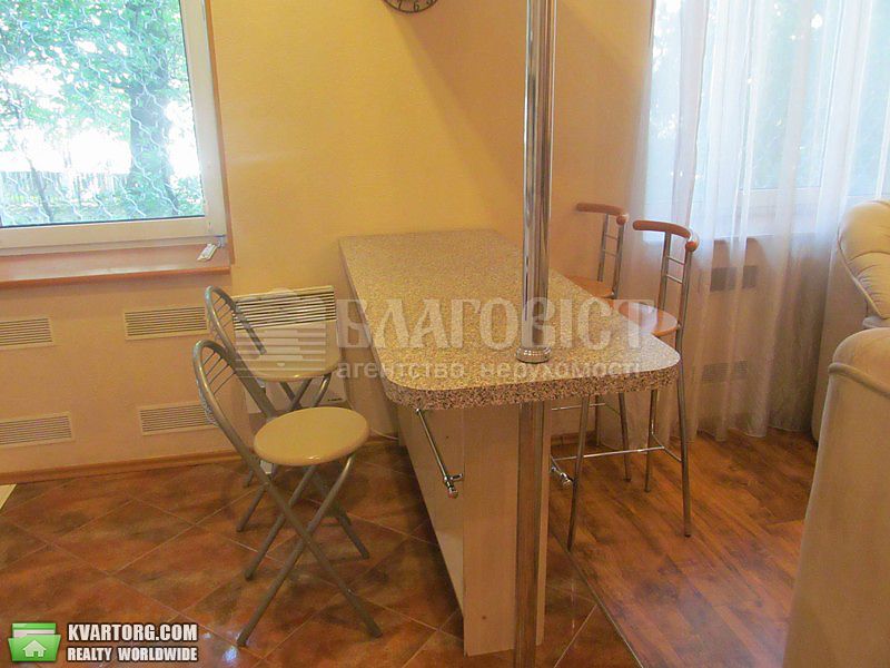 Rent out 2-room apartment. Киев,  Госпитальный пер — photo 4