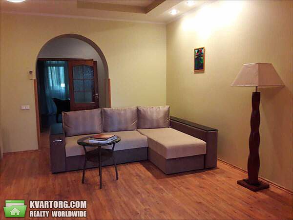 Sell 3-room apartment. Киев,  Дмитриевская — photo 1