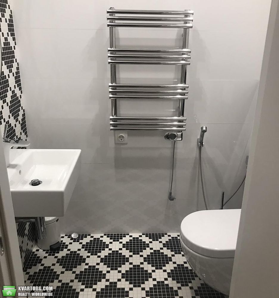 Rent out 4-room apartment. Киев,  Ломоносова — photo 4