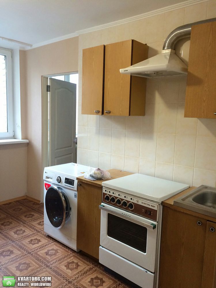 Rent out 1-room apartment. Днепропетровск, Набережная Победы — photo 1