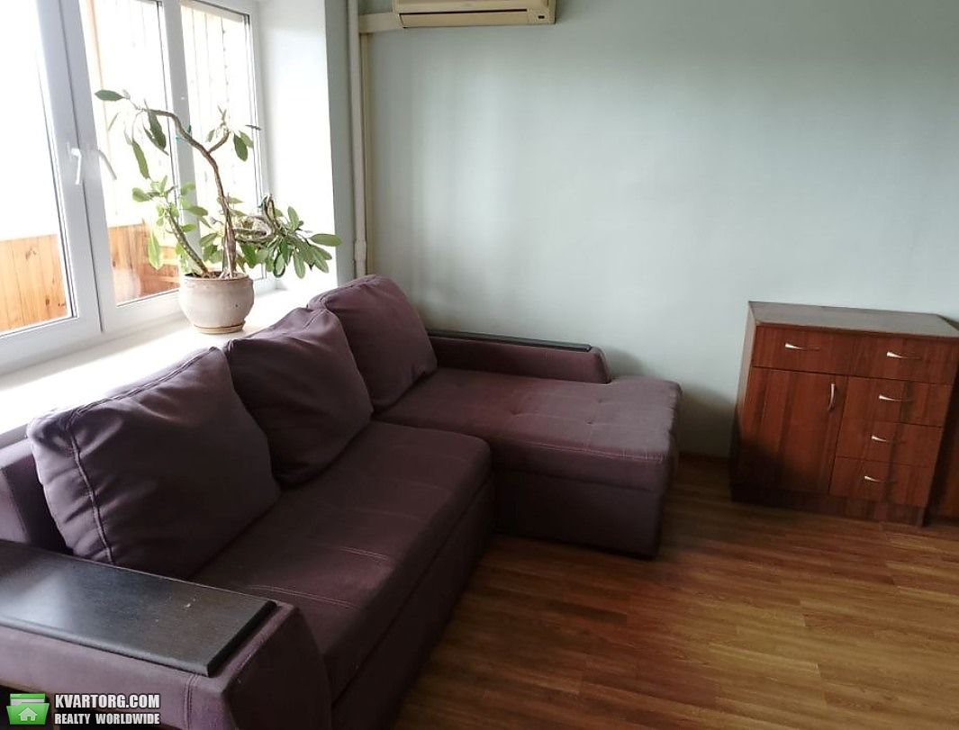 Rent out 2-room apartment. Киев, Русановский бульвар — photo 5