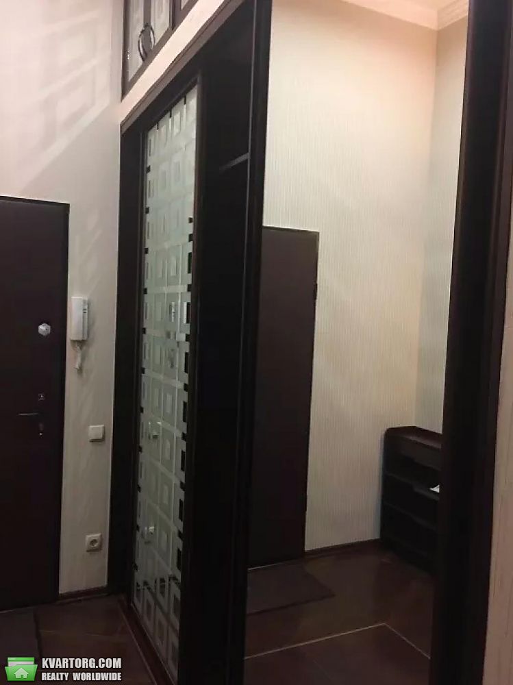 Rent out 2-room apartment. Киев,  Чапаева — photo 5