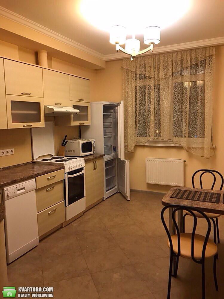 Rent out 2-room apartment. Киев,  Богдановская — photo 1