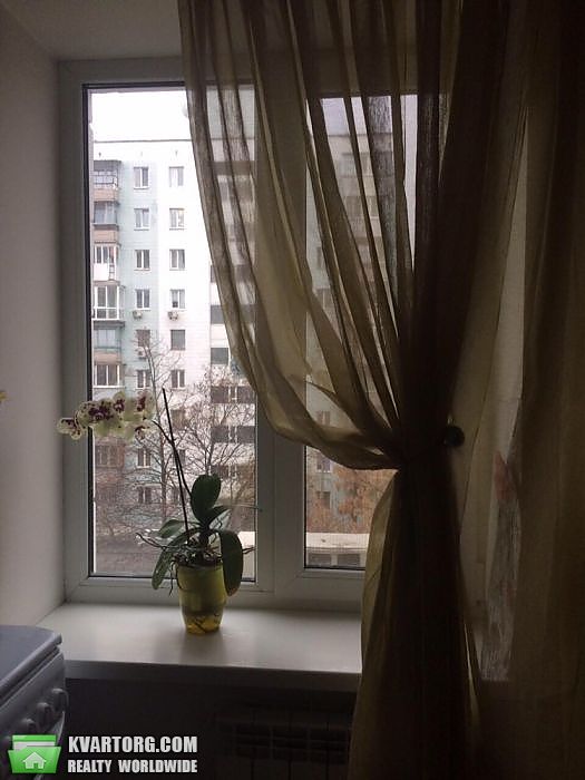 Sell 2-room apartment. Киев,  Щорса — photo 1