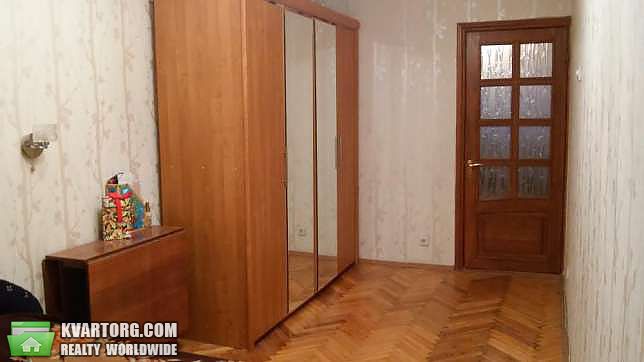 Rent out 3-room apartment. Киев, Зодчих — photo 4